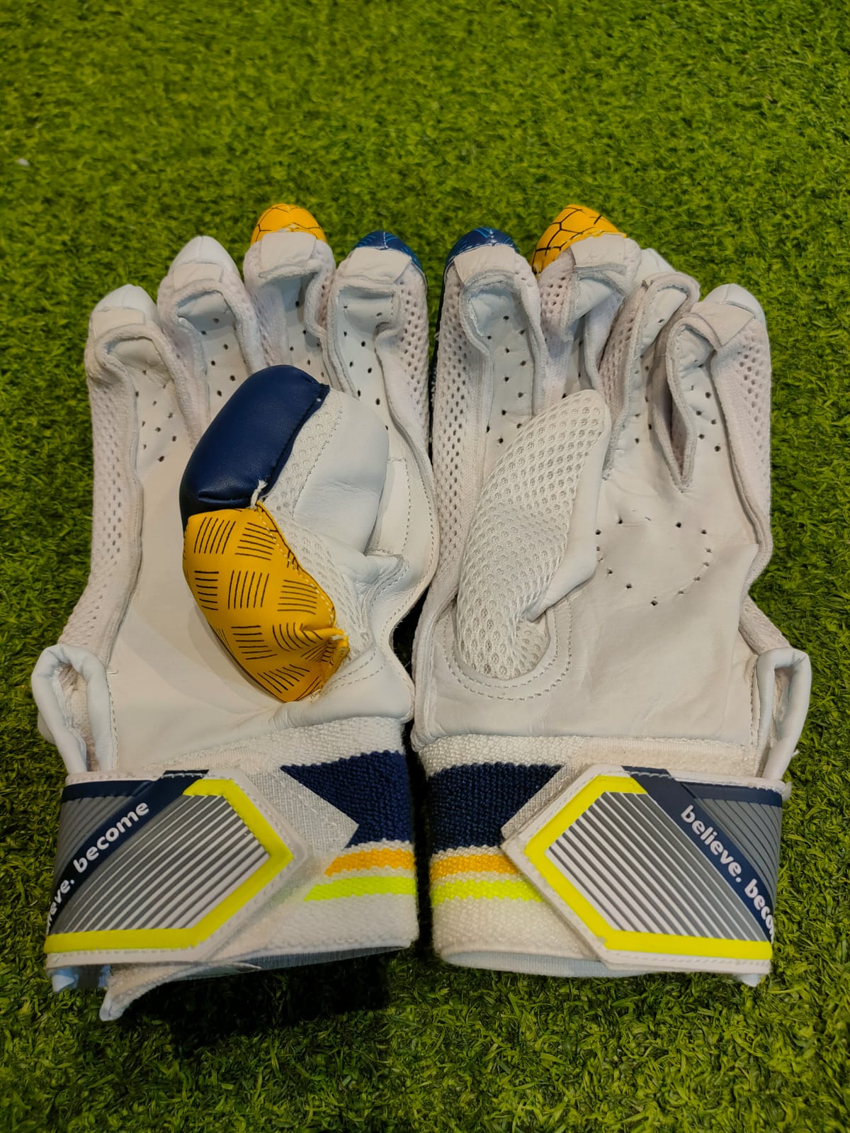 Cricket Batting Gloves SG LEAGUE 