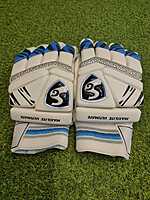 CRICKET BATTING GLOVES SG MAXILITE ULTIMATE