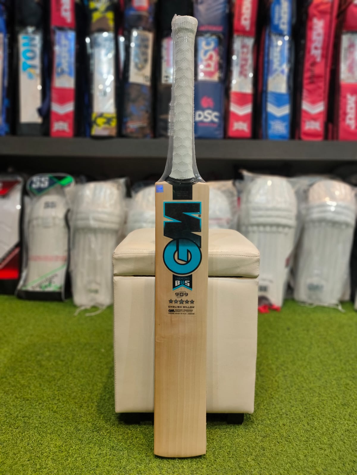 Cricket Bat GM DIAMOND 909