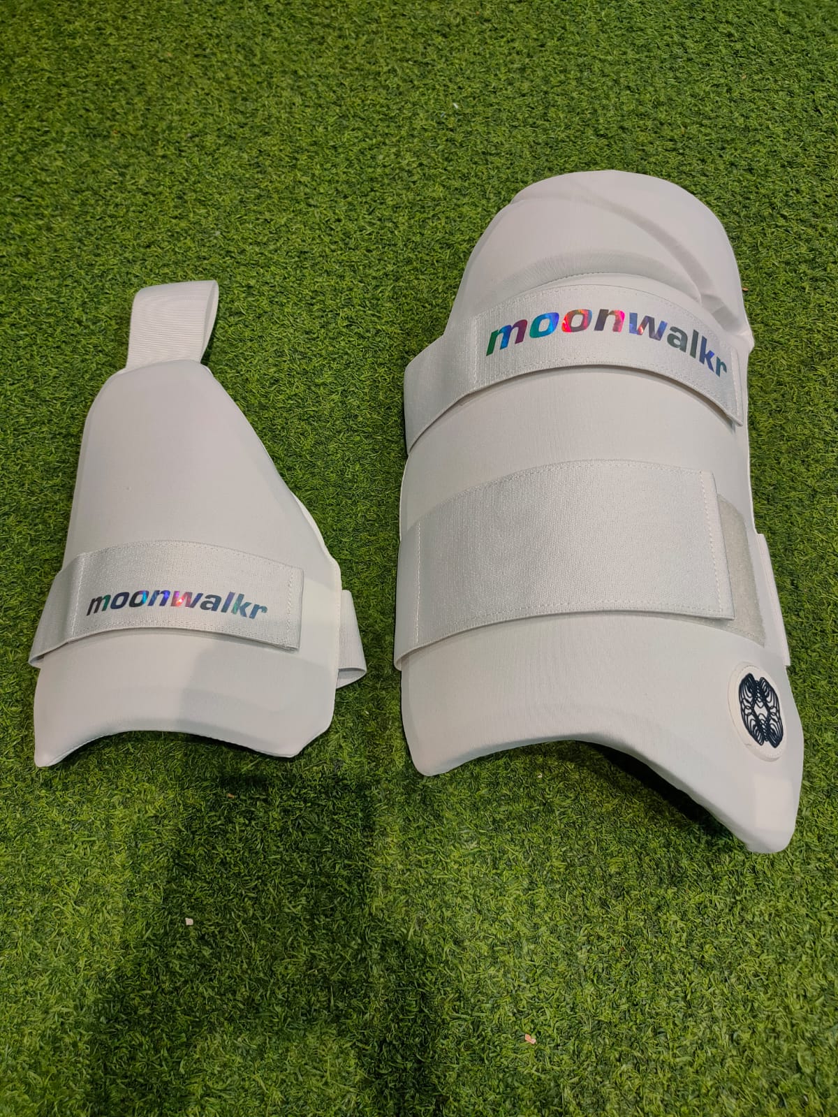 CRICKET THIGH PAD MOONWALKR 2.0 CRICKET THIGH PAD MOONWALKR 2.0