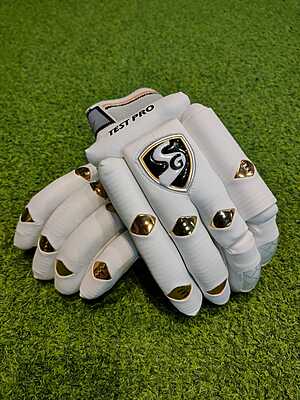 CRICKET BATTING GLOVES SG 