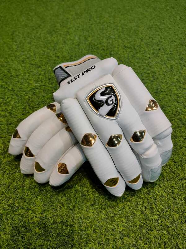 CRICKET BATTING GLOVES SG 