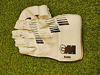 CRICKET WK GLOVES GM 606