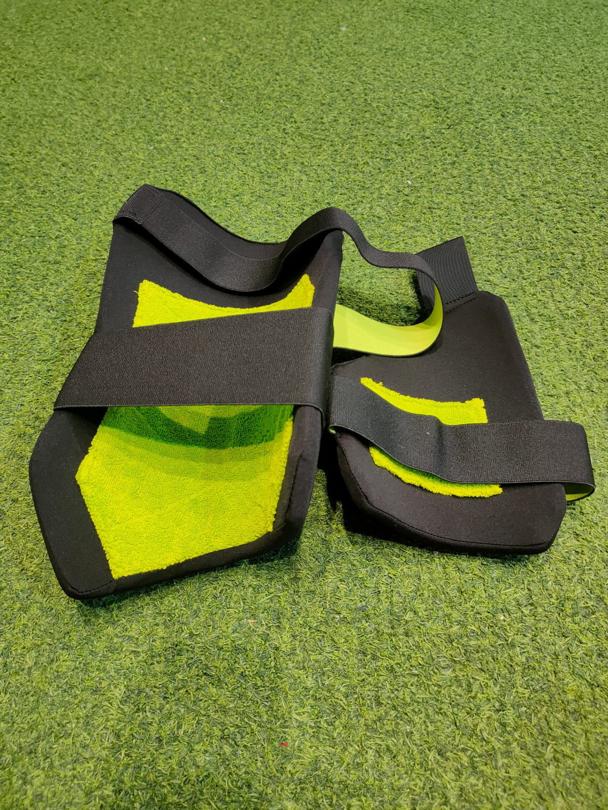 CRICKET THIGH PAD MOONWALKR 2.0 CRICKET THIGH PAD MOONWALKR 2.0