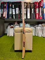 Cricket Bat - MRF-LEGEND VK 18