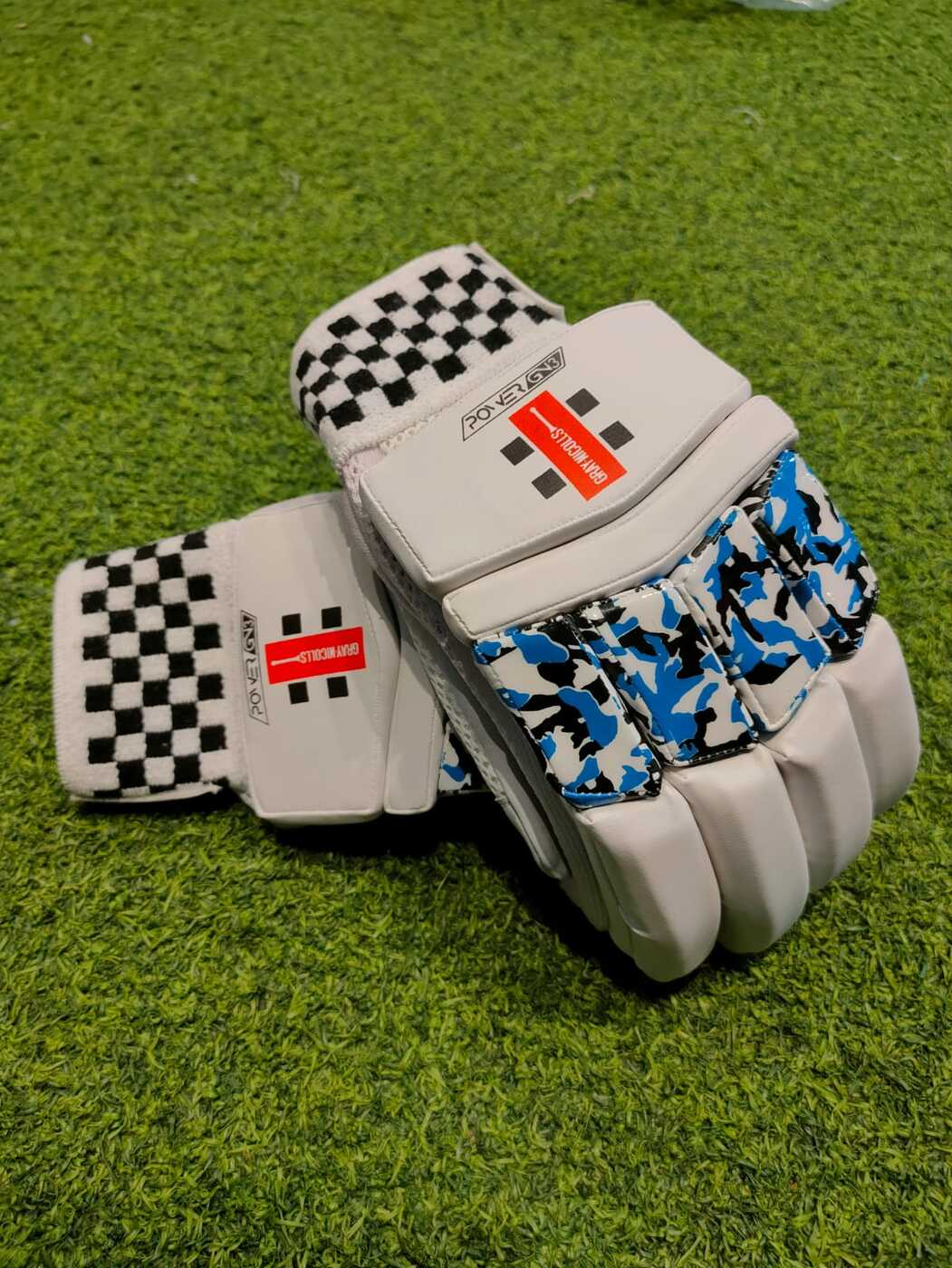 CRICKET BATTING GLOVES GN CRICKET BATTING GLOVES GN