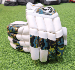 CRICKET BATTING GLOVES SG HP ARMOUR