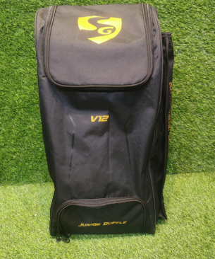 CRICKET KITBAG SG V12 JUNIOR DUFFLE