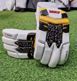 CRICKET BATTING GLOVES MRF POWER 2.0 MENS RH