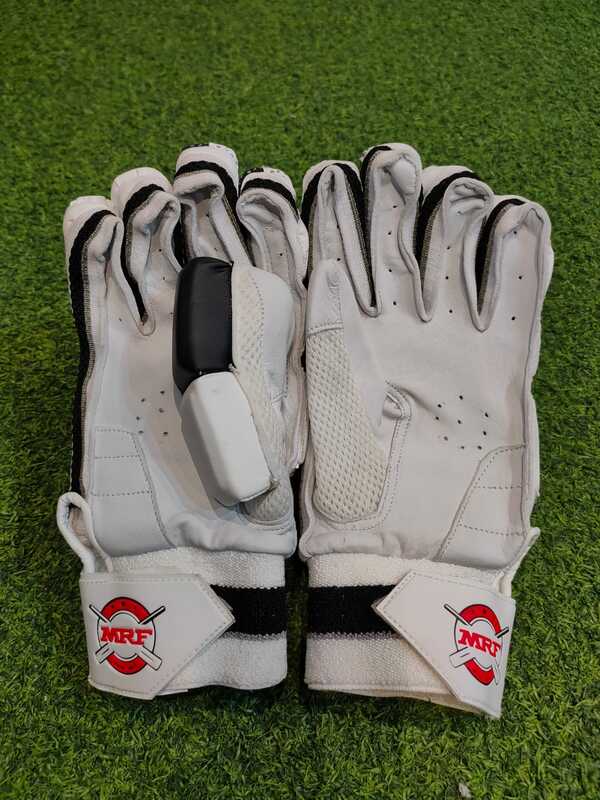 CRICKET BATTING GLOVES MRF