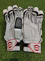 CRICKET BATTING GLOVES MRF