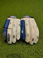  CRICKET BATTING GLOVES CS & SONS