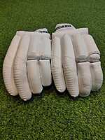 CRICKET BATTING GLOVES CS & SONS INSTINCT LE