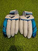 CRICKET BATTING GLOVES SG SUPER CLUB