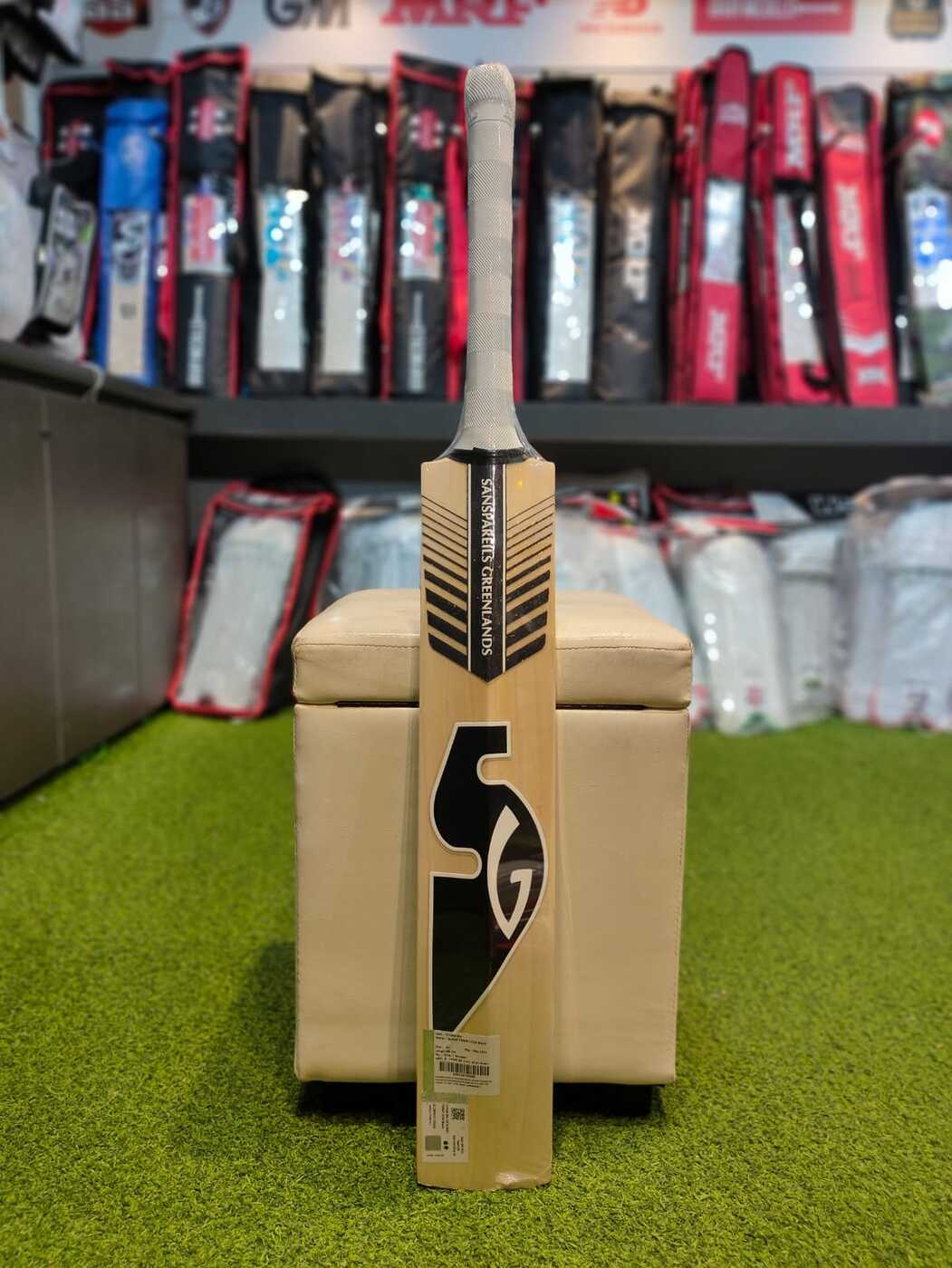 CRICKET BAT SG SUNNY TONNY ICON BLACK CRICKET BAT SG SUNNY TONNY ICON BLACK