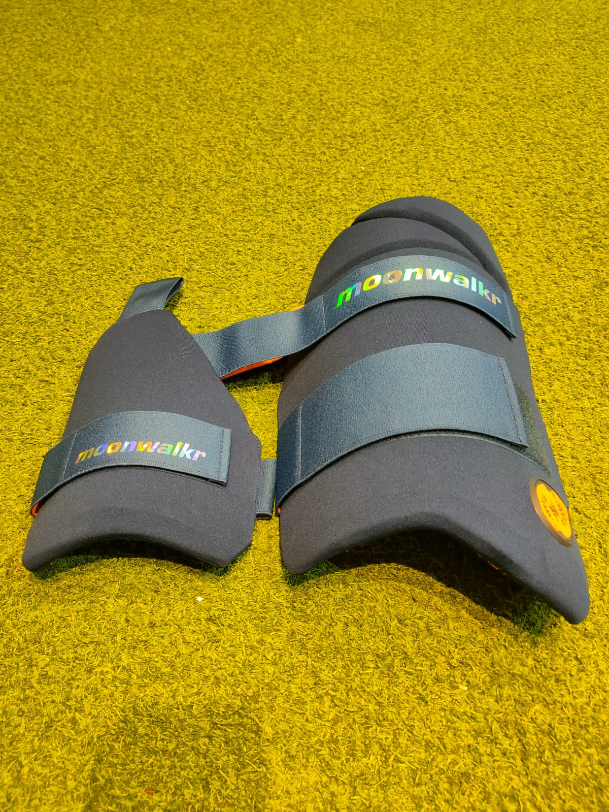CRICKET THIGH PAD MOONWALKR  2.0