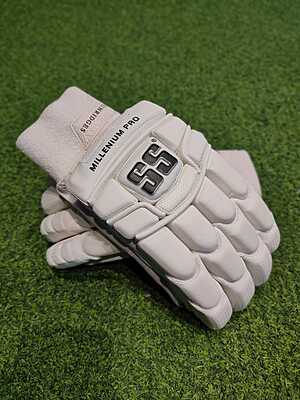 Cricket Batting Gloves SS MILLENIUM PRO
