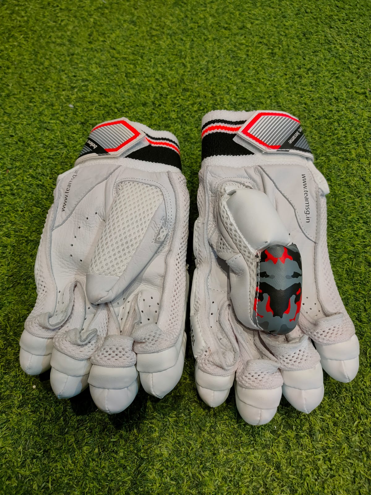 Cricket Batting Gloves SG PROSOFT