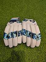   CRICKET BATTING GLOVES SG