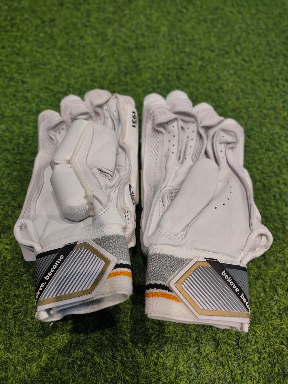 Cricket Batting Gloves -HP 33