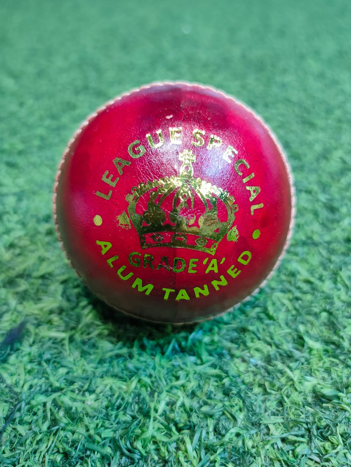 CRICKET BALL RICOCHET